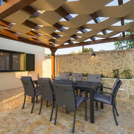 Luxury With Private Pool Near Sea In 别墅 维耶拉克