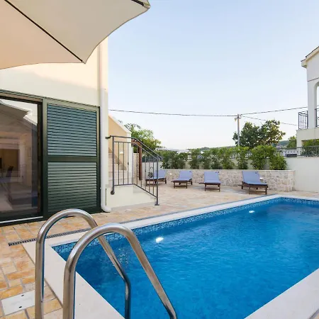 别墅 Luxury With Private Pool Near Sea In