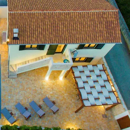 别墅 Luxury With Private Pool Near Sea In *
