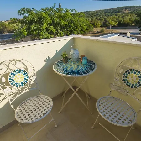 Luxury With Private Pool Near Sea In